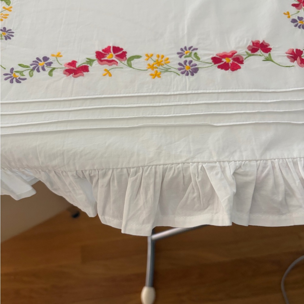Vintage Tommy Hilfiger White Floral Embroidered Pillow shams - Picture 13 of 14